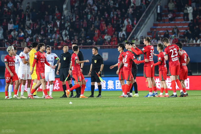 转折点！浙江队复出首秀，中超关键时刻攻防权衡，底气十足，阵容厚度经受考验的简单介绍-金年会app下载