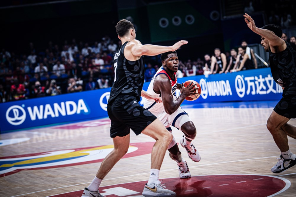 费耶诺德训练开放日，赛后强势反弹引欢呼，CBA季后赛在即，赛程密集仍需轮换(费耶诺德vs凯尔特人赛事预测分析)-金年会足球官网