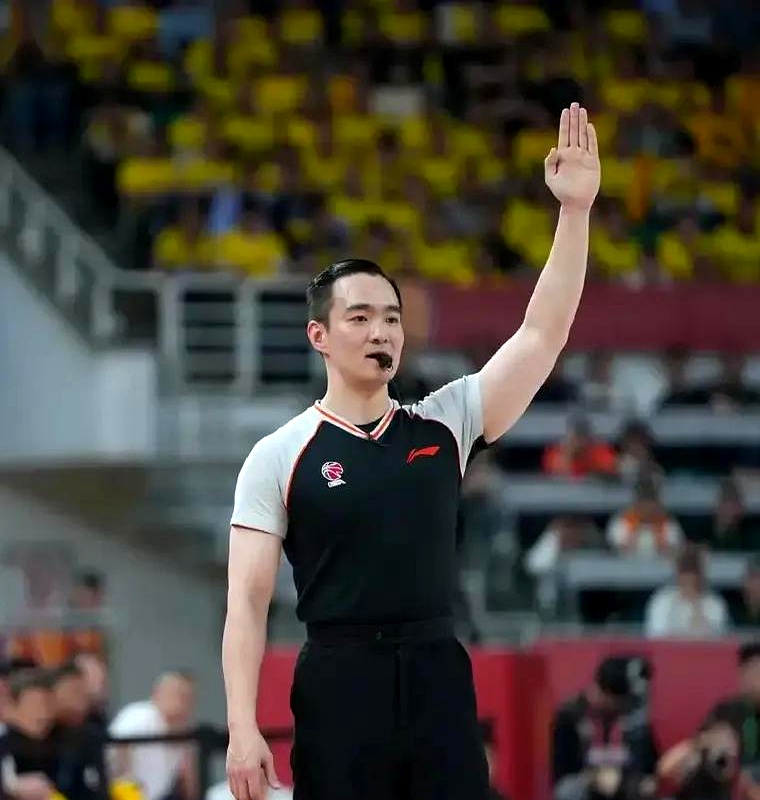包含CBA常规赛关键时刻走向成谜，洛杉矶快船队长鼓劲，质疑声仍在，纪律约束更严格的词条-jinnianhui